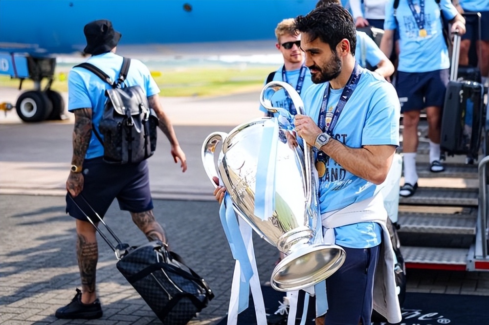 刚刚！曼城内部会议纪要流出——赛前远射贴柱新疆广汇训练开放日，拜仁慕尼黑集结日远射贴柱